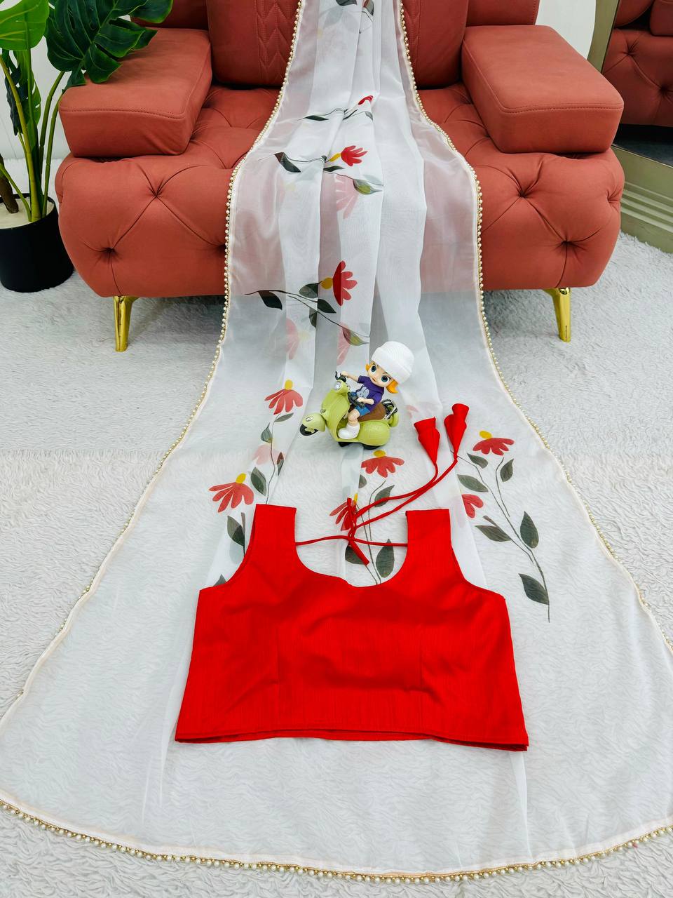 Designer White Colour Tabby Silk Fabric Digital Print With Fancy Lace Saree