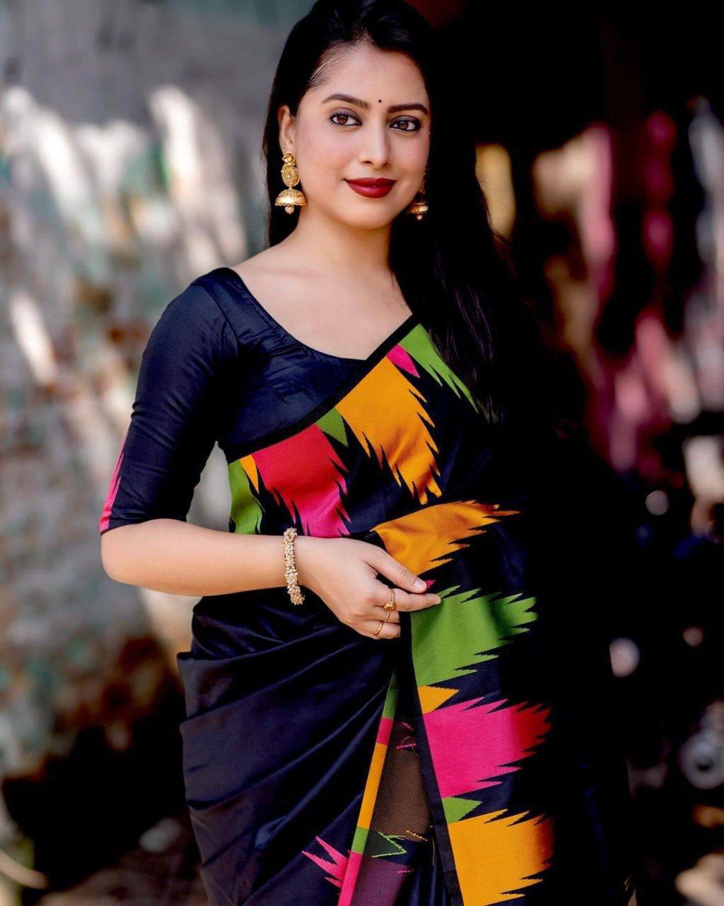Soft Lichi Silk Beautiful Rich Pallu Jacquard Weaving Saree