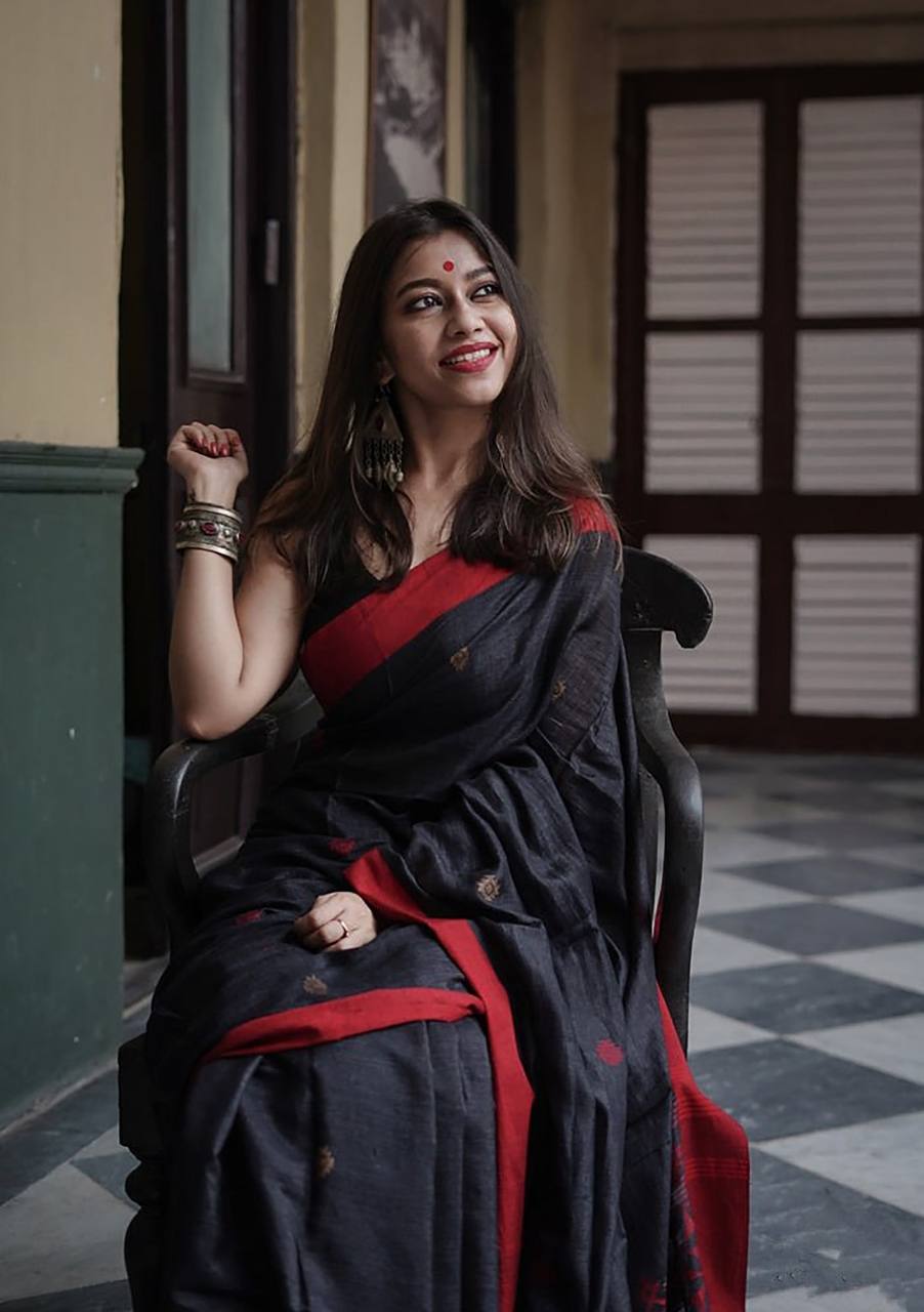 Attractive Slub Lilan Jacquard Weaving Rich Look Beautiful Saree