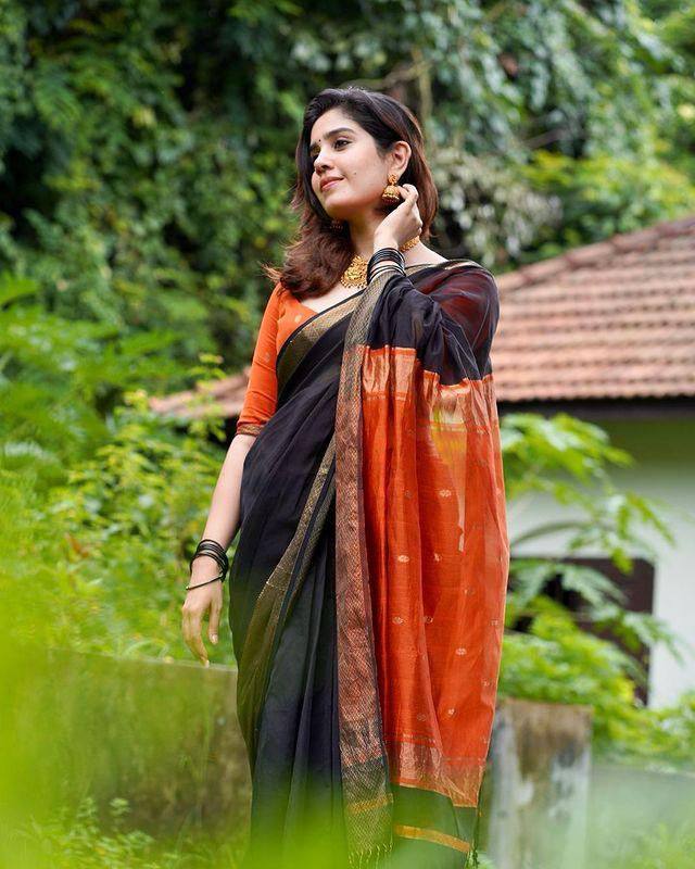 Attractive Black Soft Slab Lilan Jacquard Weaving Saree