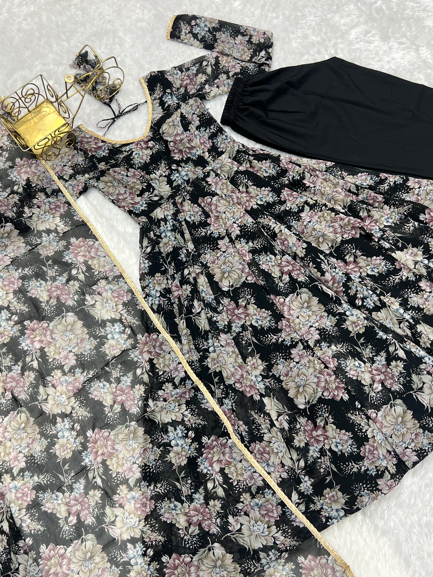Beautiful Designer Suit On Georgette fabric , Pent With Dupatta