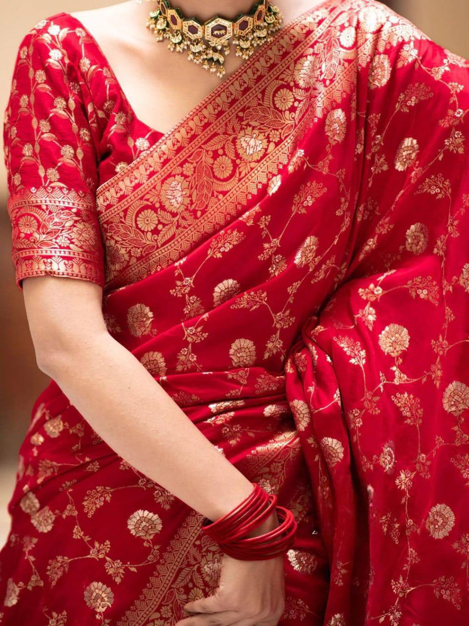 Soft Lichi Silk Jacquard Weaving Wedding Wear Beautiful Saree