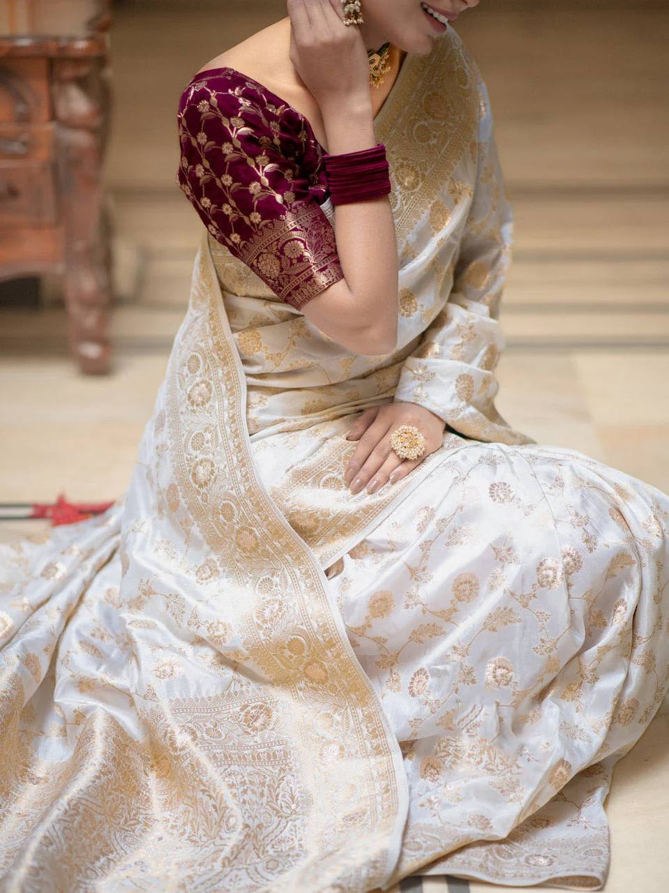 Soft Lichi Silk Jacquard Weaving Wedding Wear Beautiful Saree
