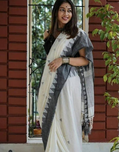 Beautiful White And Black Rich Pallu & Slab Weaving Work Saree