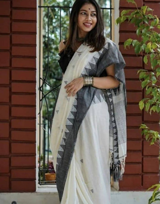Beautiful White And Black Rich Pallu & Slab Weaving Work Saree