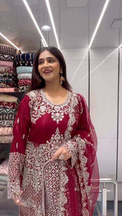 Beautiful Suit Georgette Fabric Red Colour With Inner And Thread Work