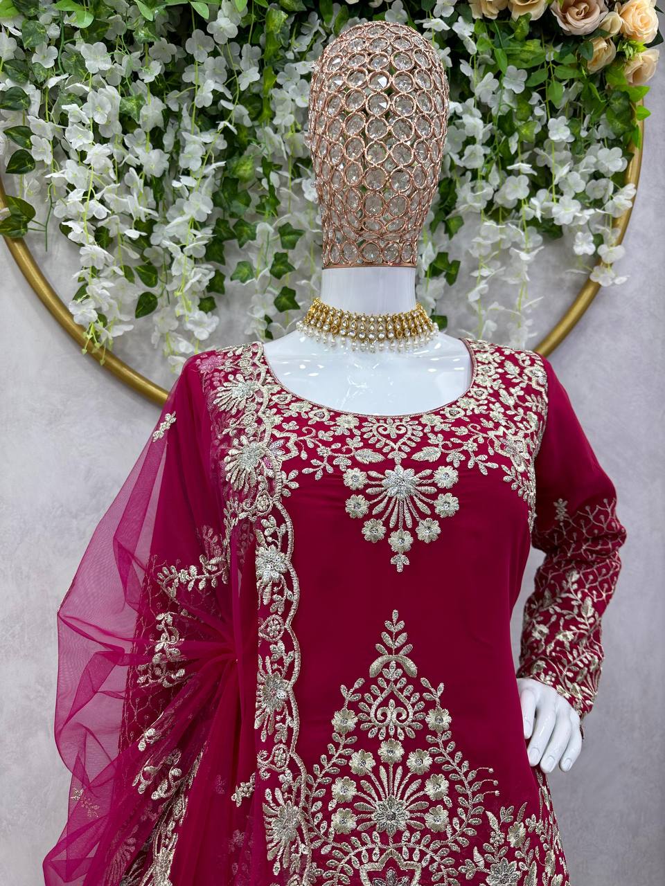 Beautiful Suit Georgette Fabric Red Colour With Inner And Thread Work