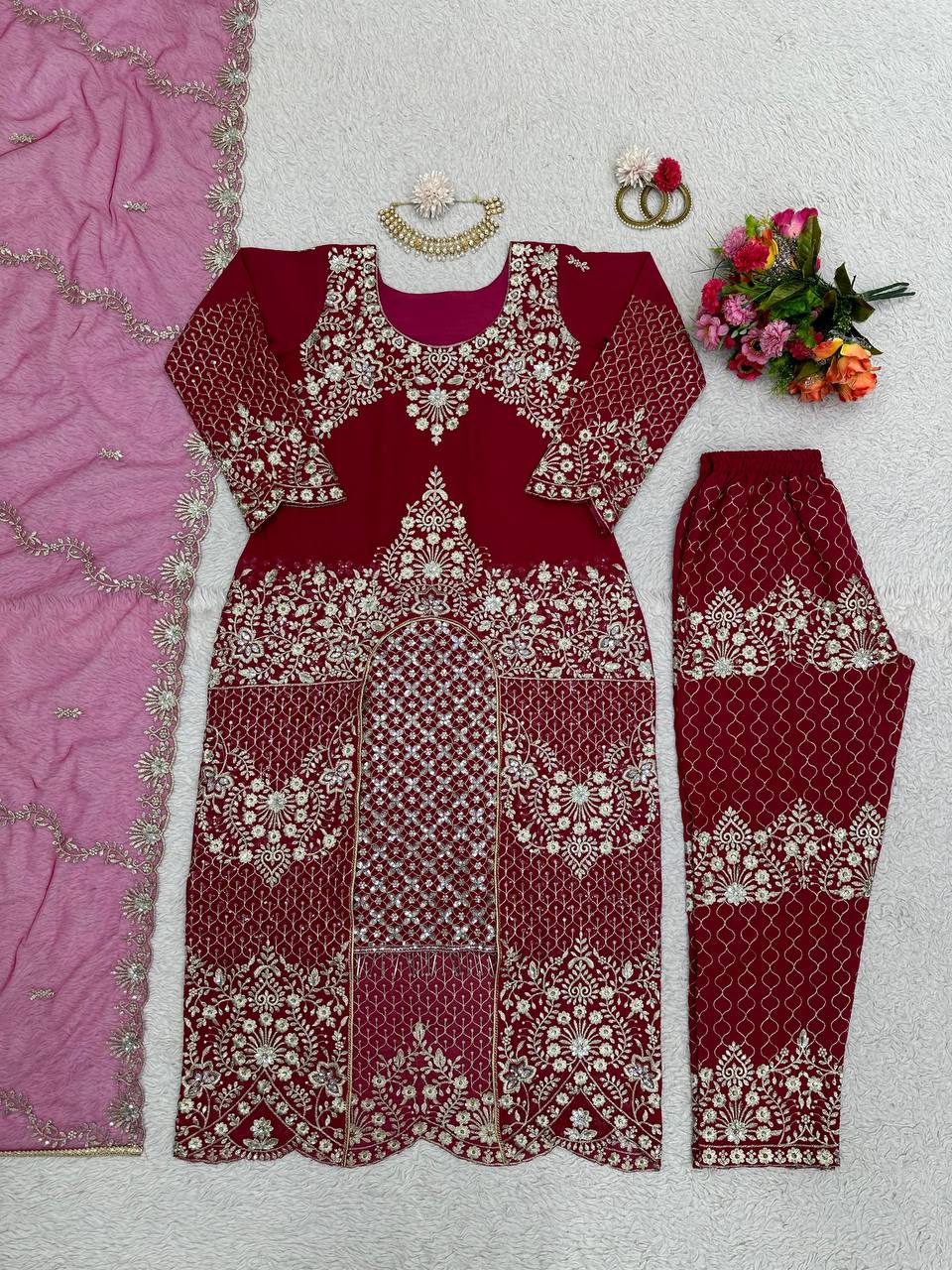 Beautiful Suit Georgette Fabric Red Colour With Inner And Thread Work