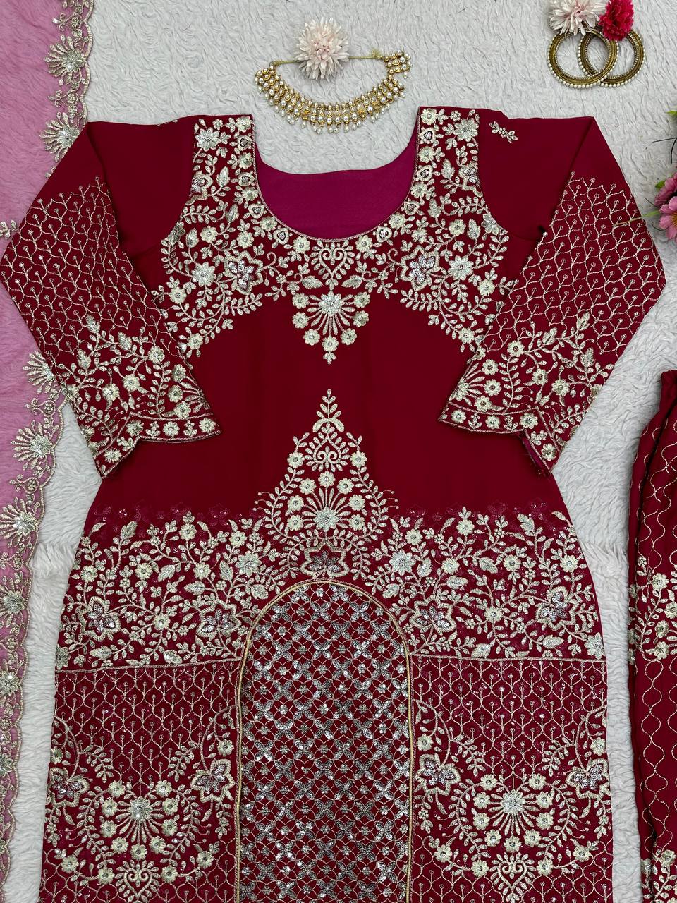 Beautiful Suit Georgette Fabric Red Colour With Inner And Thread Work