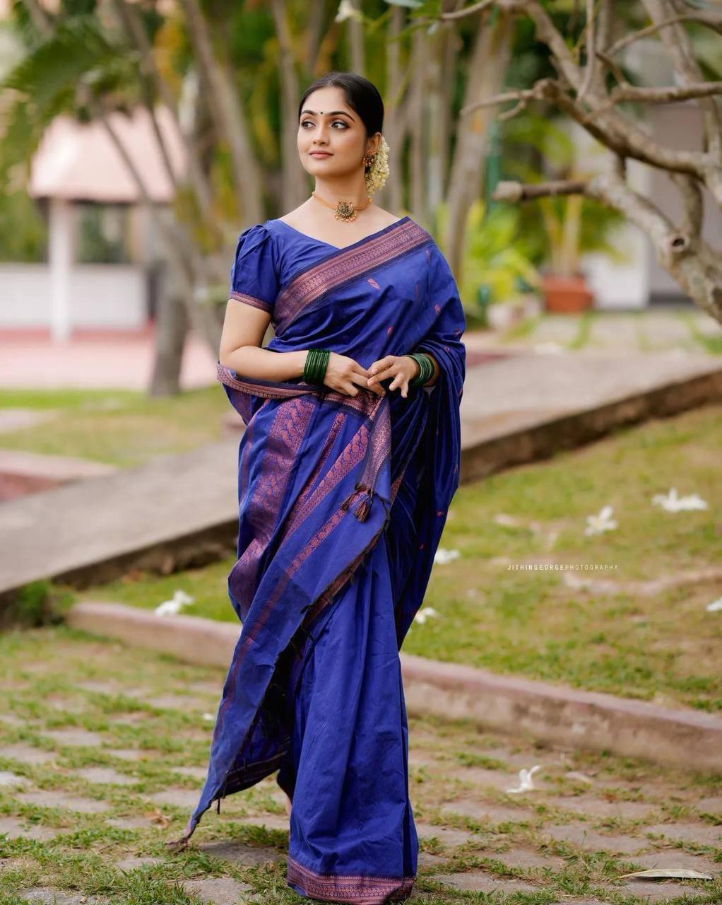South Indian Golden Silk Jacquard Weaving  Work Saree Blouse