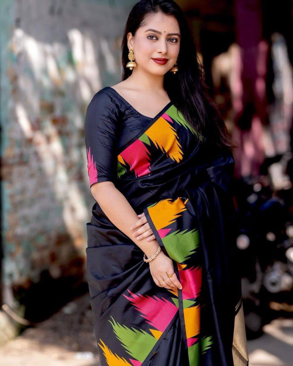 Soft Lichi Silk Beautiful Rich Pallu Jacquard Weaving Saree