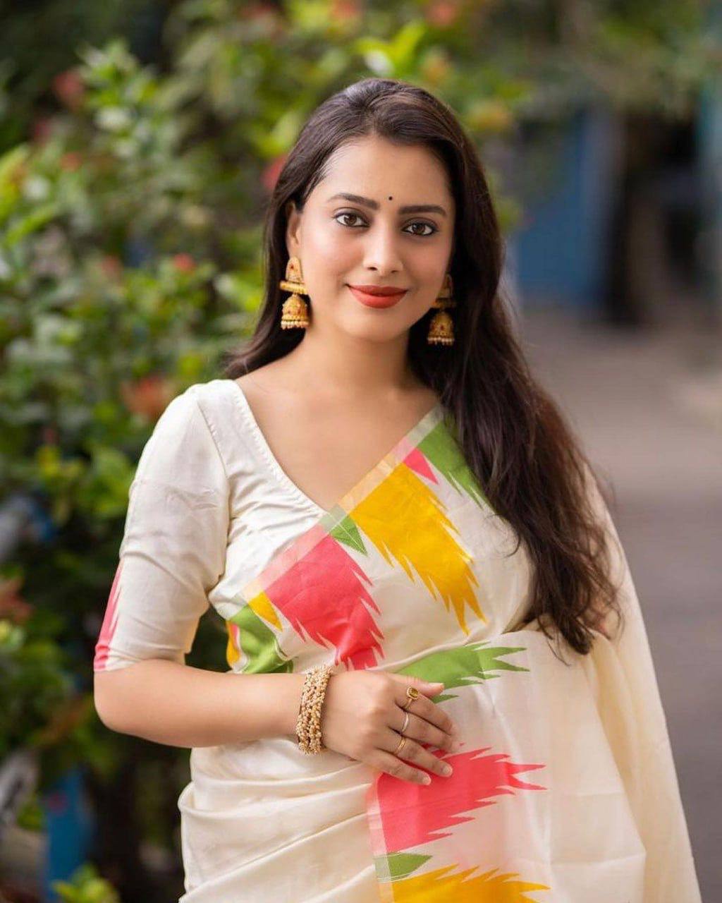 Soft Lichi Silk Beautiful Rich Pallu Jacquard Weaving Saree